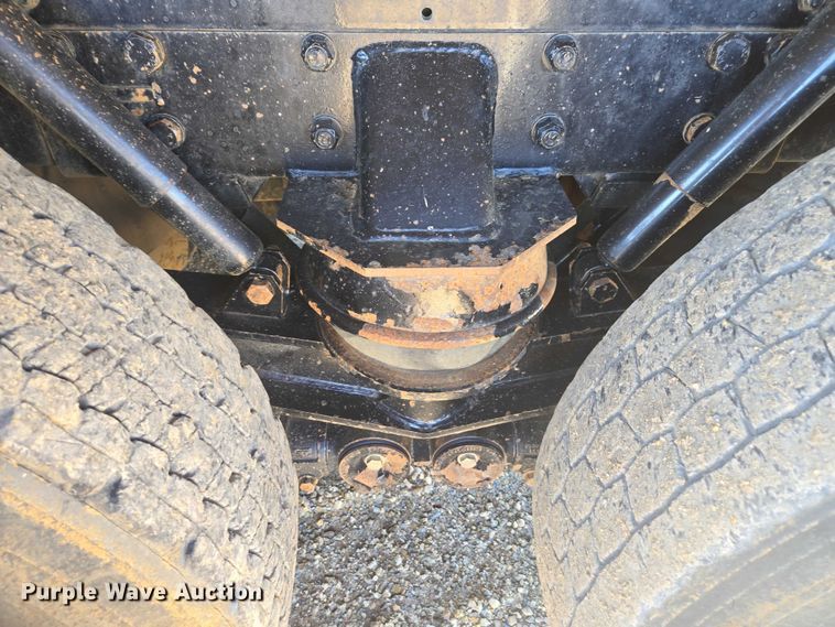 image for item DU2695 2015 Kenworth T800 dump truck