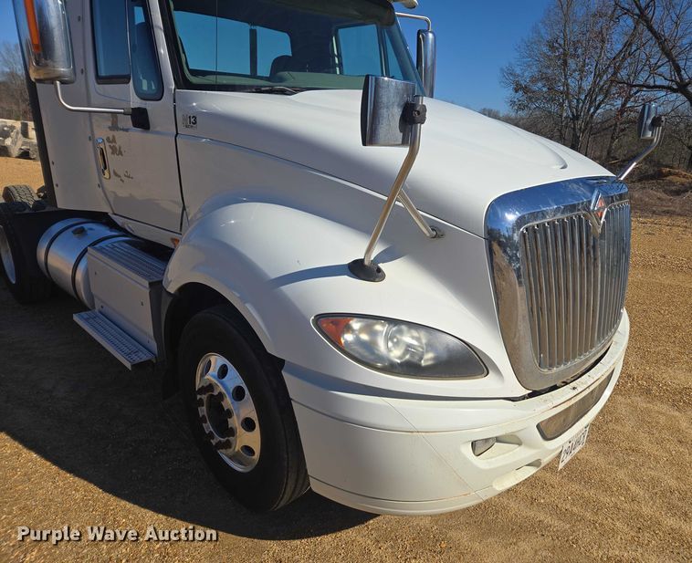image for item DU2696 2014 International Prostar+ 122 semi truck