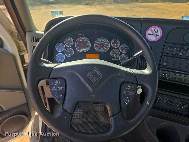 image for item DU2696 2014 International Prostar+ 122 semi truck