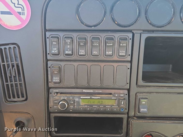 image for item DU2696 2014 International Prostar+ 122 semi truck