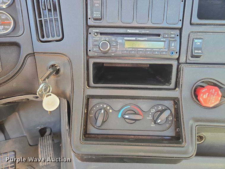 image for item DU2696 2014 International Prostar+ 122 semi truck