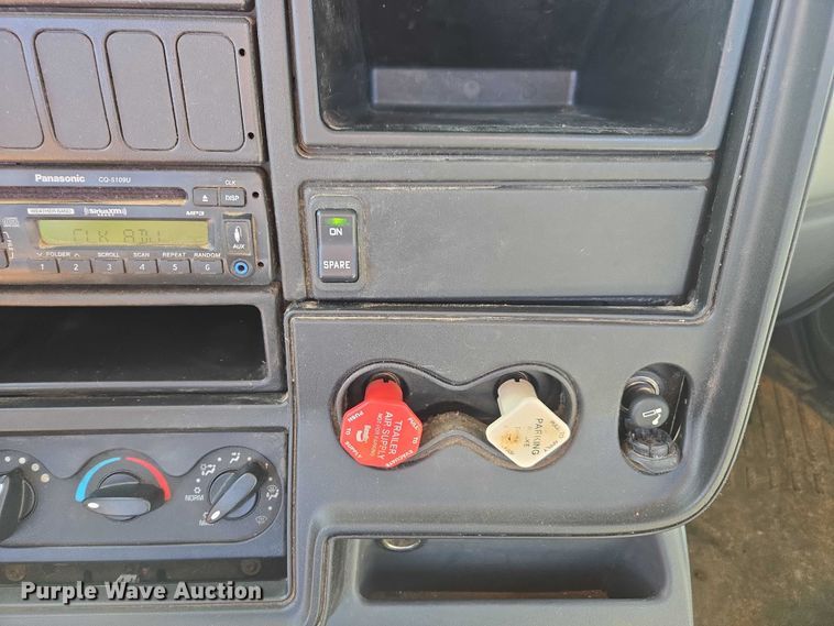 image for item DU2696 2014 International Prostar+ 122 semi truck