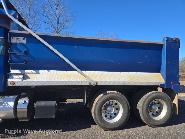 image for item DU2698 2017 Kenworth T370 dump truck