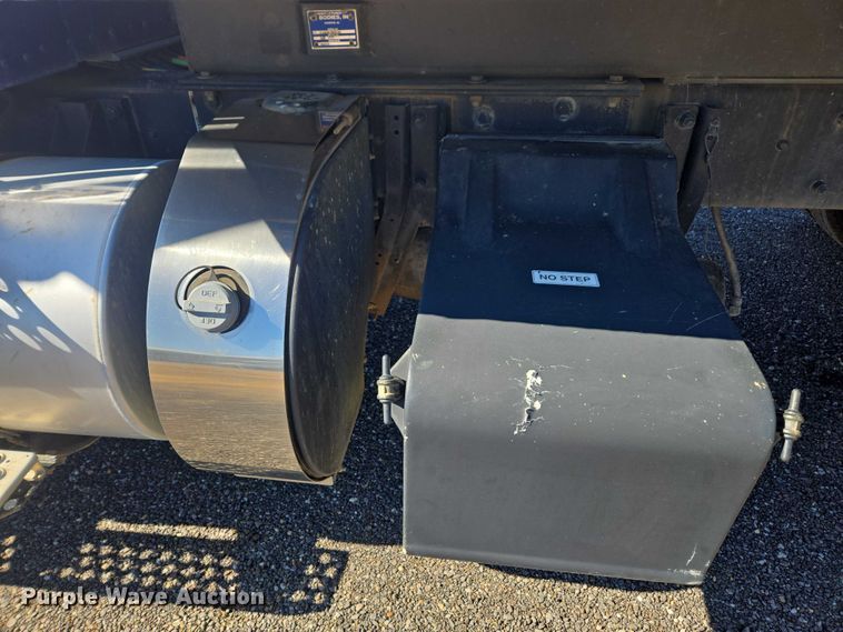 image for item DU2698 2017 Kenworth T370 dump truck