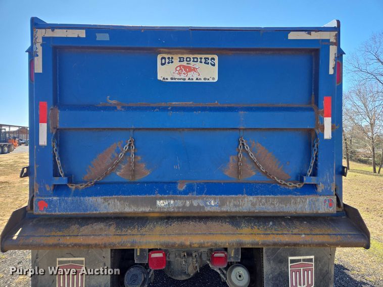 image for item DU2698 2017 Kenworth T370 dump truck