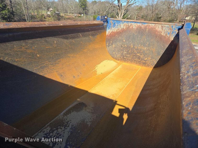 image for item DU2698 2017 Kenworth T370 dump truck