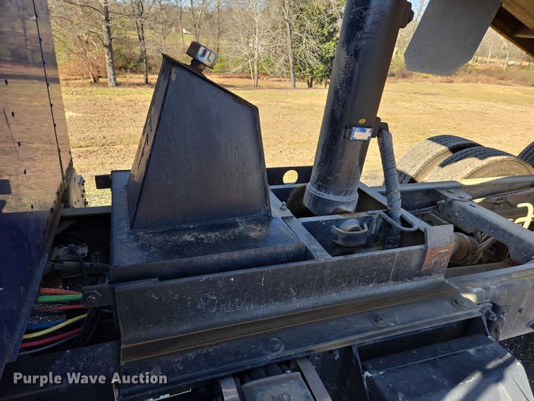 image for item DU2698 2017 Kenworth T370 dump truck