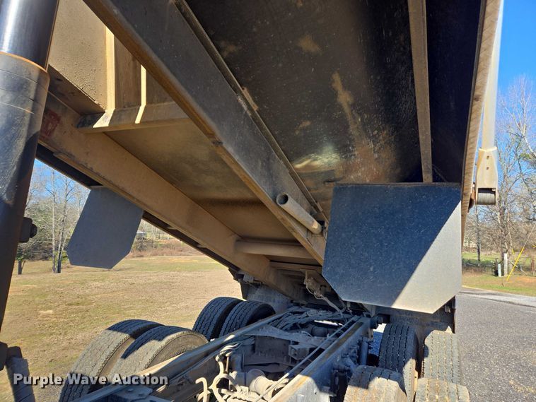 image for item DU2698 2017 Kenworth T370 dump truck