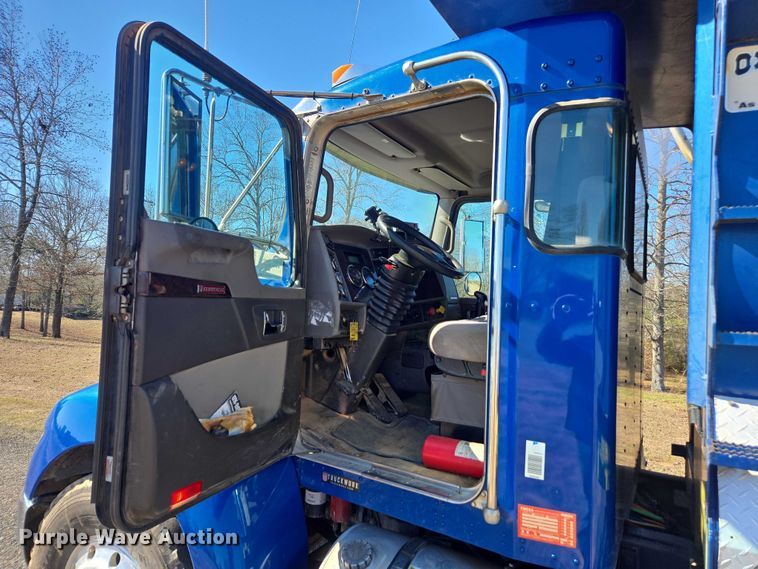 image for item DU2698 2017 Kenworth T370 dump truck