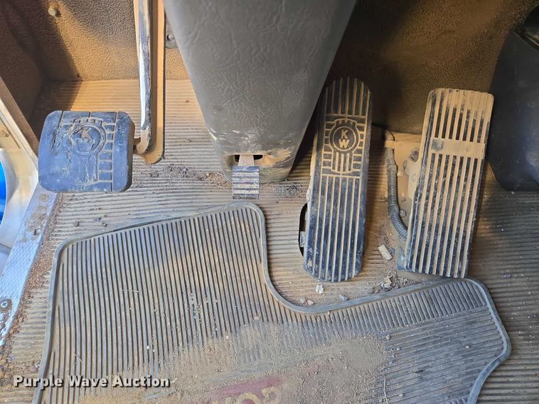 image for item DU2698 2017 Kenworth T370 dump truck