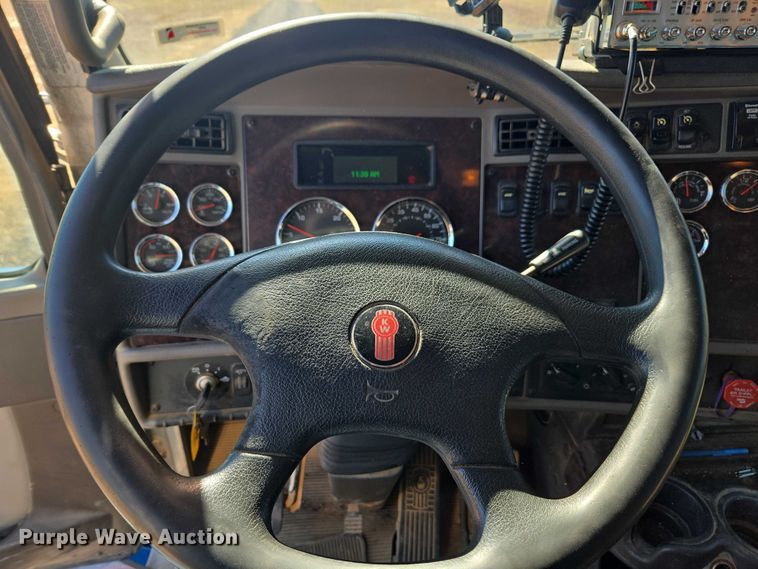 image for item DU2698 2017 Kenworth T370 dump truck