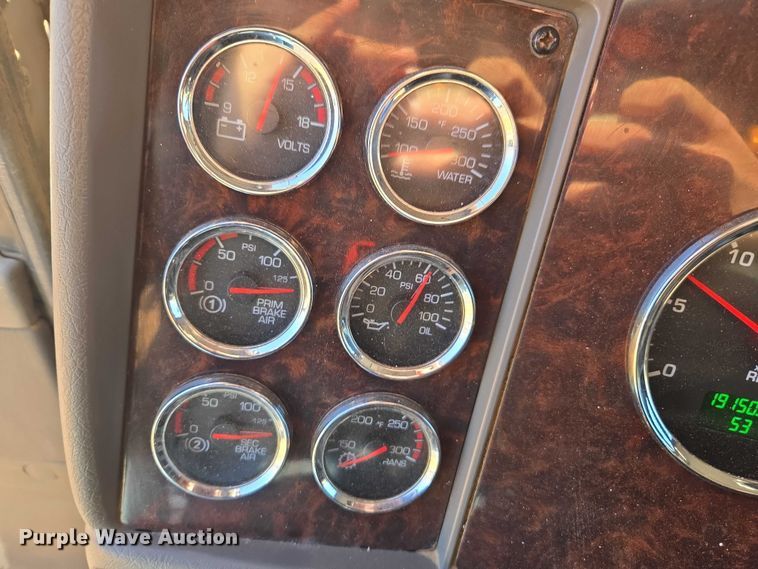 image for item DU2698 2017 Kenworth T370 dump truck