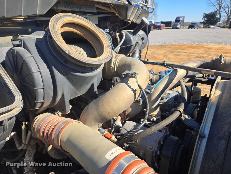 image for item DU2698 2017 Kenworth T370 dump truck