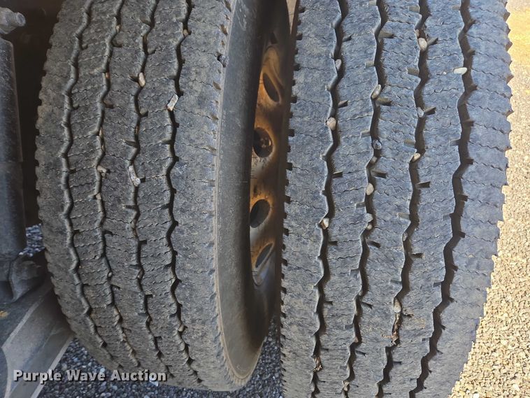 image for item DU2698 2017 Kenworth T370 dump truck