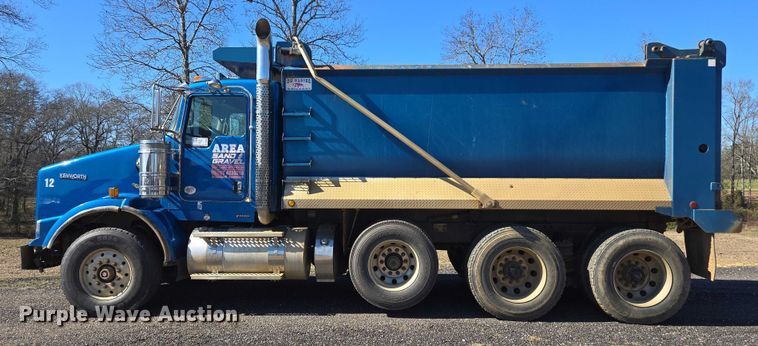 image for item DU2699 2017 Kenworth T800 dump truck