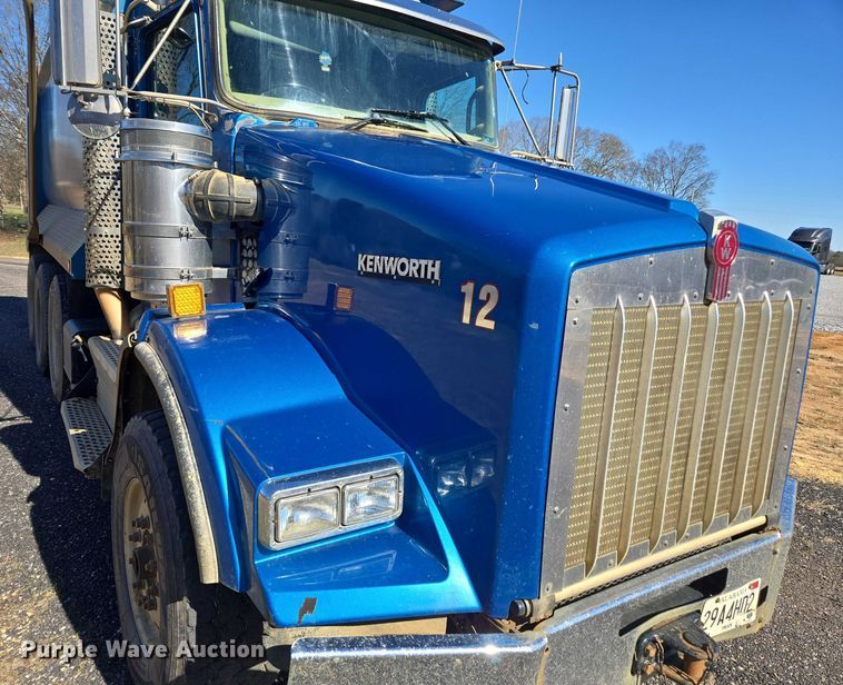 image for item DU2699 2017 Kenworth T800 dump truck