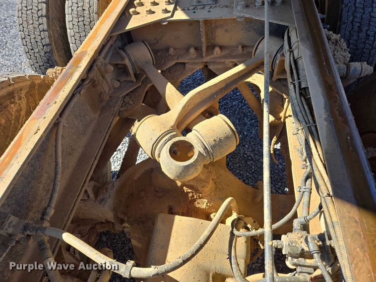 image for item DU2699 2017 Kenworth T800 dump truck