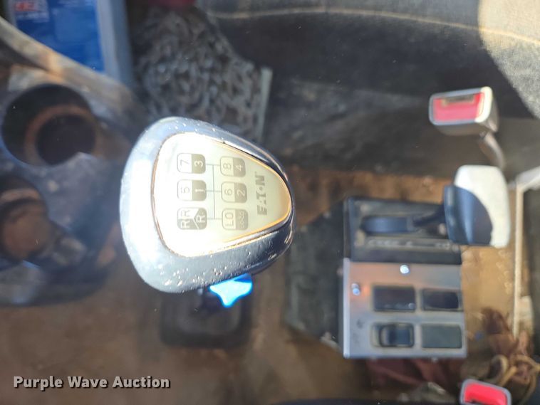 image for item DU2699 2017 Kenworth T800 dump truck