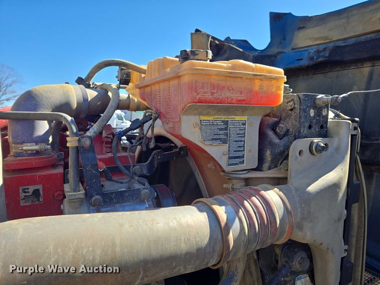 image for item DU2699 2017 Kenworth T800 dump truck