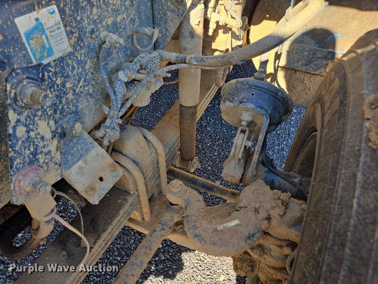 image for item DU2699 2017 Kenworth T800 dump truck