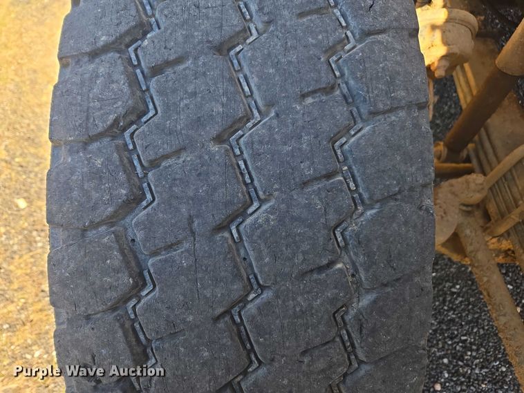 image for item DU2699 2017 Kenworth T800 dump truck