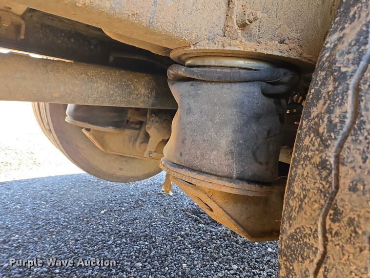 image for item DU2699 2017 Kenworth T800 dump truck