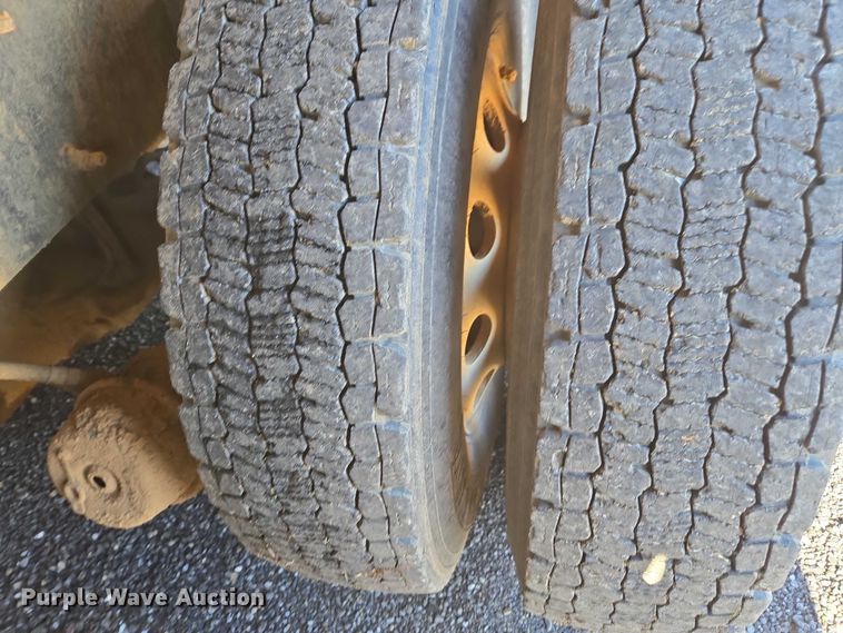 image for item DU2699 2017 Kenworth T800 dump truck