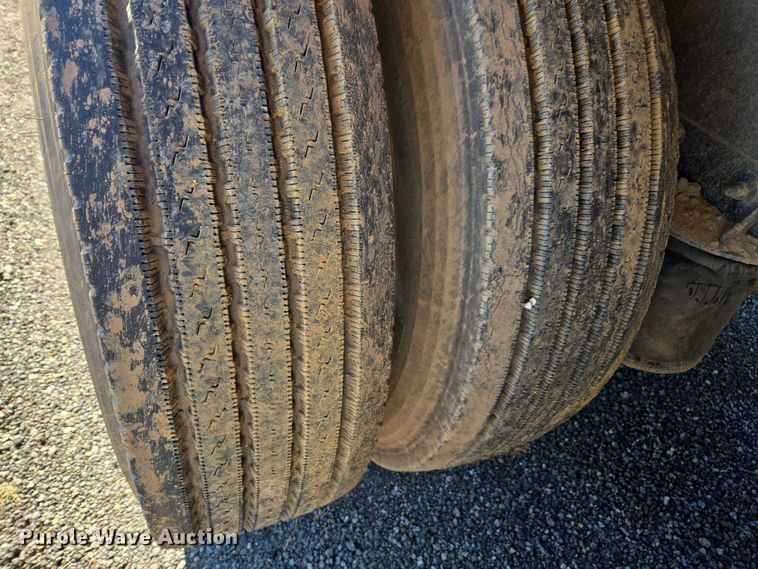 image for item DU2699 2017 Kenworth T800 dump truck