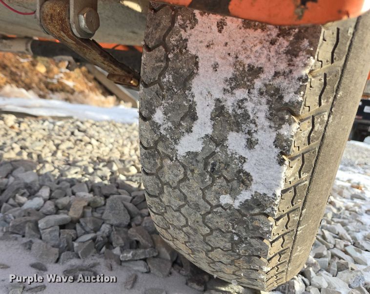 image for item DU2706 (2) arrow board trailers