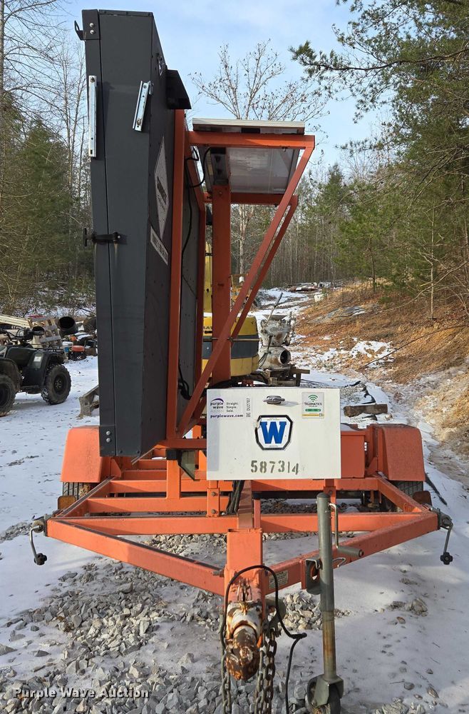 image for item DU2707 2014 Wanco message board trailer