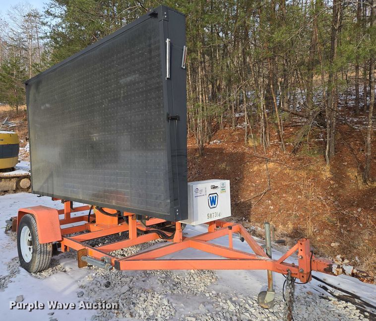 image for item DU2707 2014 Wanco message board trailer