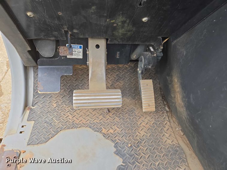 image for item DU2710 2014 Genie GTH 844 telehandler