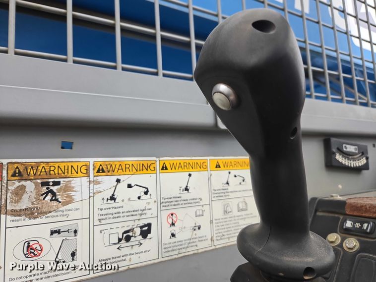 image for item DU2710 2014 Genie GTH 844 telehandler