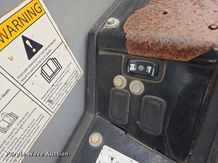 image for item DU2710 2014 Genie GTH 844 telehandler