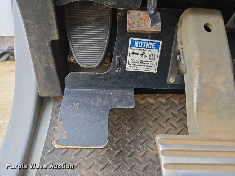 image for item DU2710 2014 Genie GTH 844 telehandler