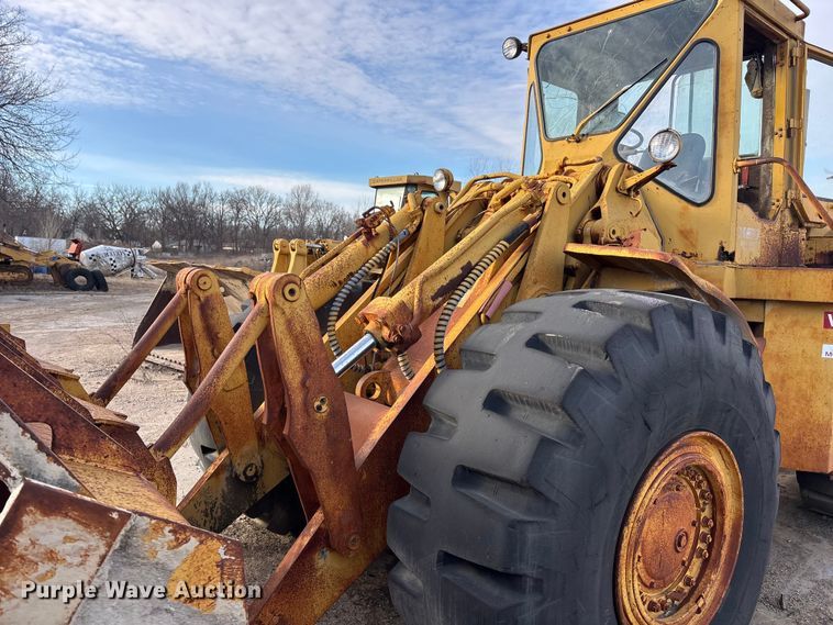 image for item DU6941 1977 Caterpillar 980B wheel loader