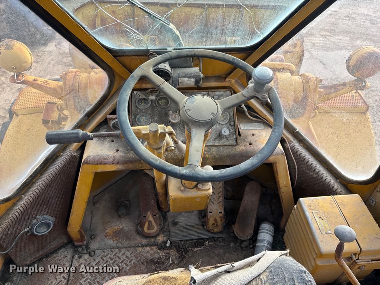 image for item DU6941 1977 Caterpillar 980B wheel loader