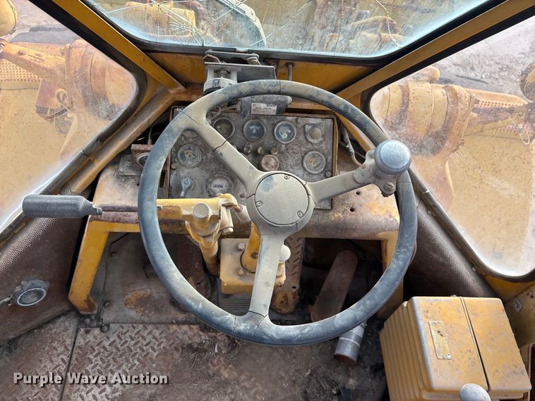 image for item DU6941 1977 Caterpillar 980B wheel loader