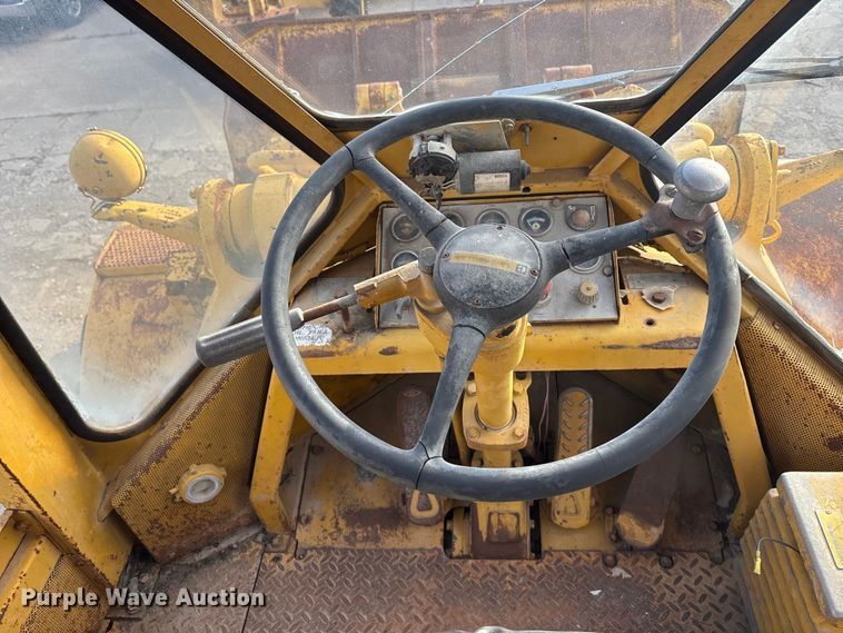 image for item DU6942 1975 Caterpillar 980B wheel loader
