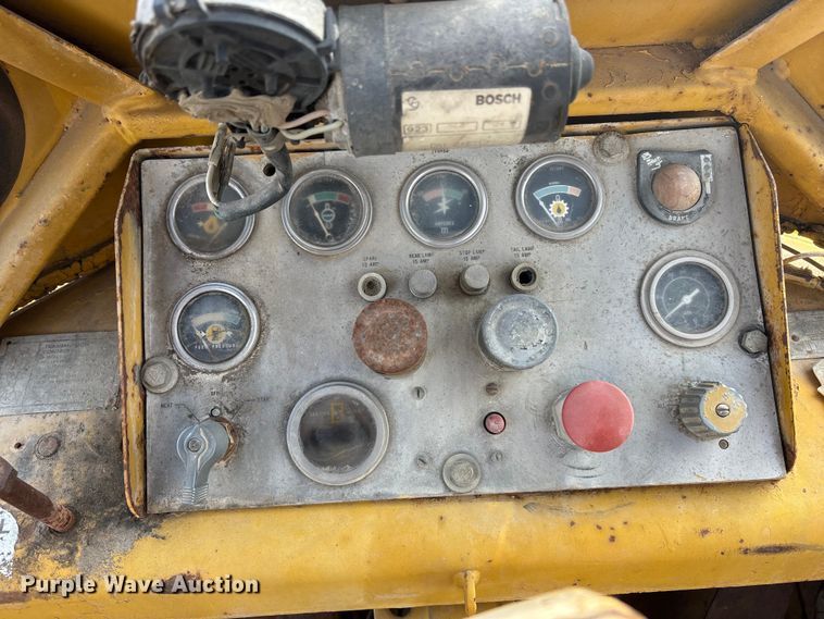 image for item DU6942 1975 Caterpillar 980B wheel loader