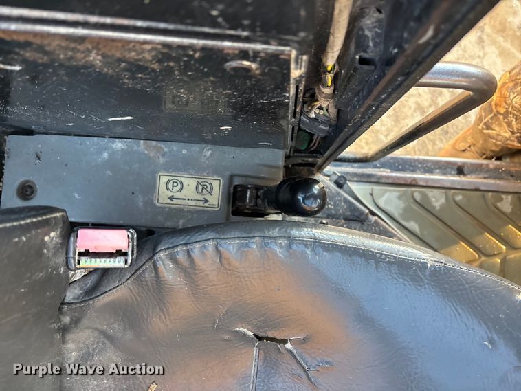 image for item DU6947 2005 Caterpillar TH560B telehandler