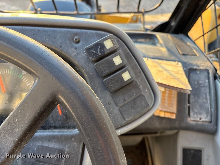 image for item DU6947 2005 Caterpillar TH560B telehandler