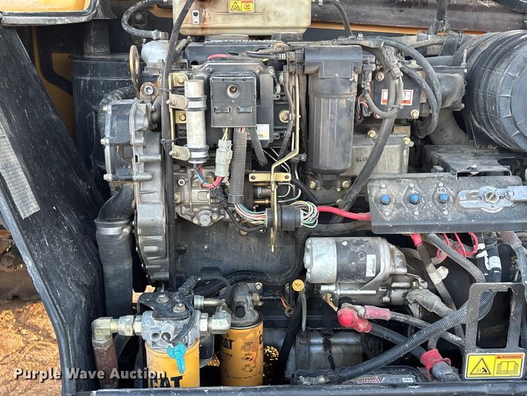 image for item DU6947 2005 Caterpillar TH560B telehandler