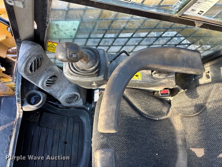 image for item DU6949 2019 Caterpillar 289D tracked skid steer loader