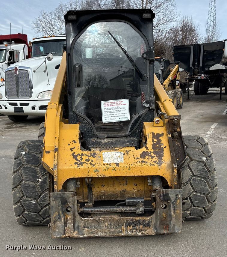 image for item DU6950 2016 Caterpillar 272D2 skid steer loader