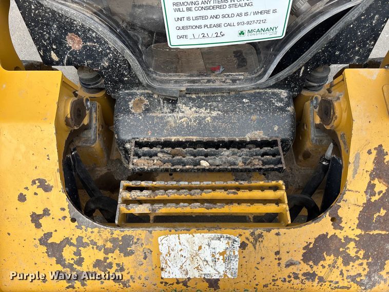 image for item DU6950 2016 Caterpillar 272D2 skid steer loader