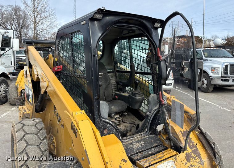 image for item DU6950 2016 Caterpillar 272D2 skid steer loader