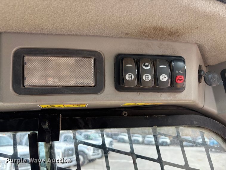 image for item DU6950 2016 Caterpillar 272D2 skid steer loader