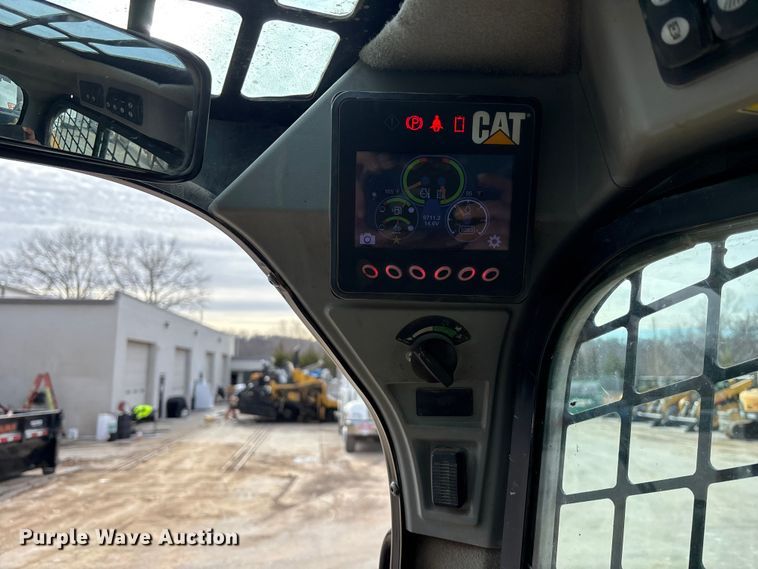 image for item DU6950 2016 Caterpillar 272D2 skid steer loader