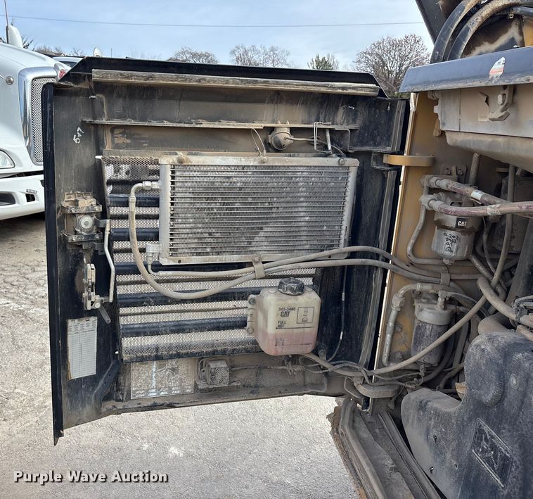 image for item DU6950 2016 Caterpillar 272D2 skid steer loader